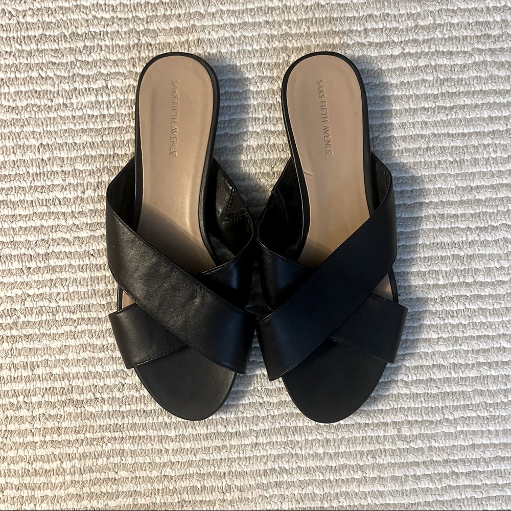 Saks Fifth Avenue Criss Cross Sandals sz 7